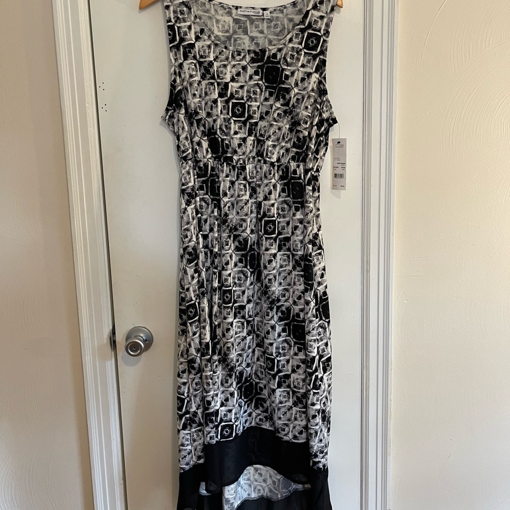Black and white sleeveless dress